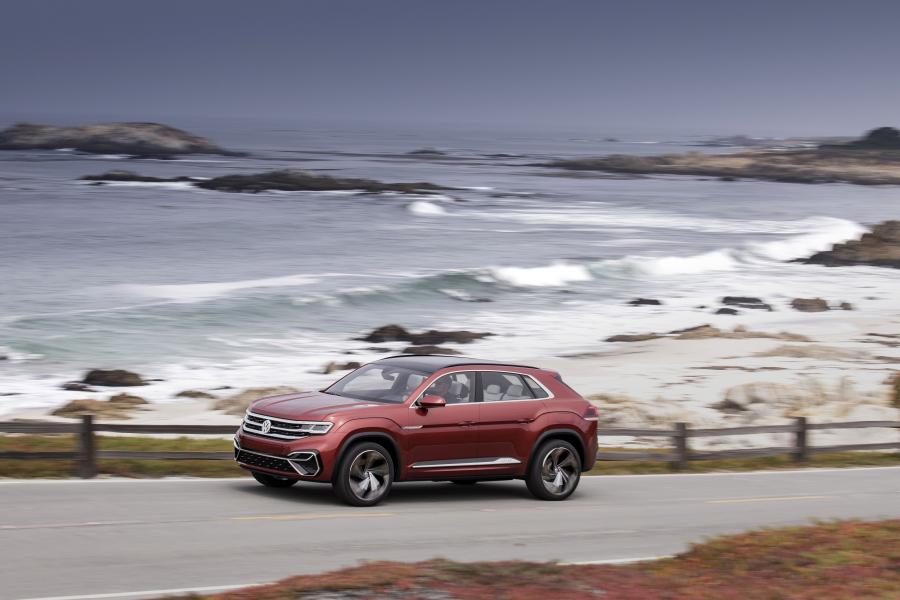  Volkswagen Atlas Cross Sport Concept 2018 года  (фото 23 из 30)